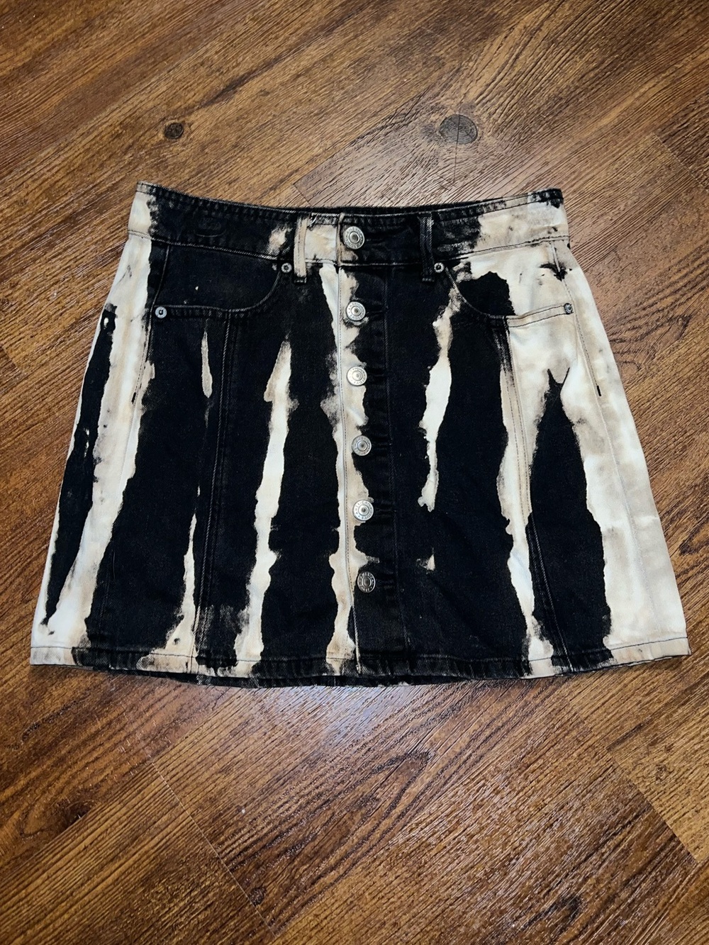 American Eagle Moto Denim Black Button Front 90’s Grunge Goth Mini Skirt Size 2 - Picture 1 of 6